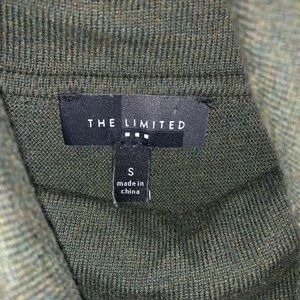 Loose turtle neck